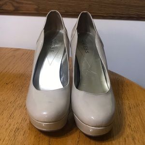 Guess nude pumps